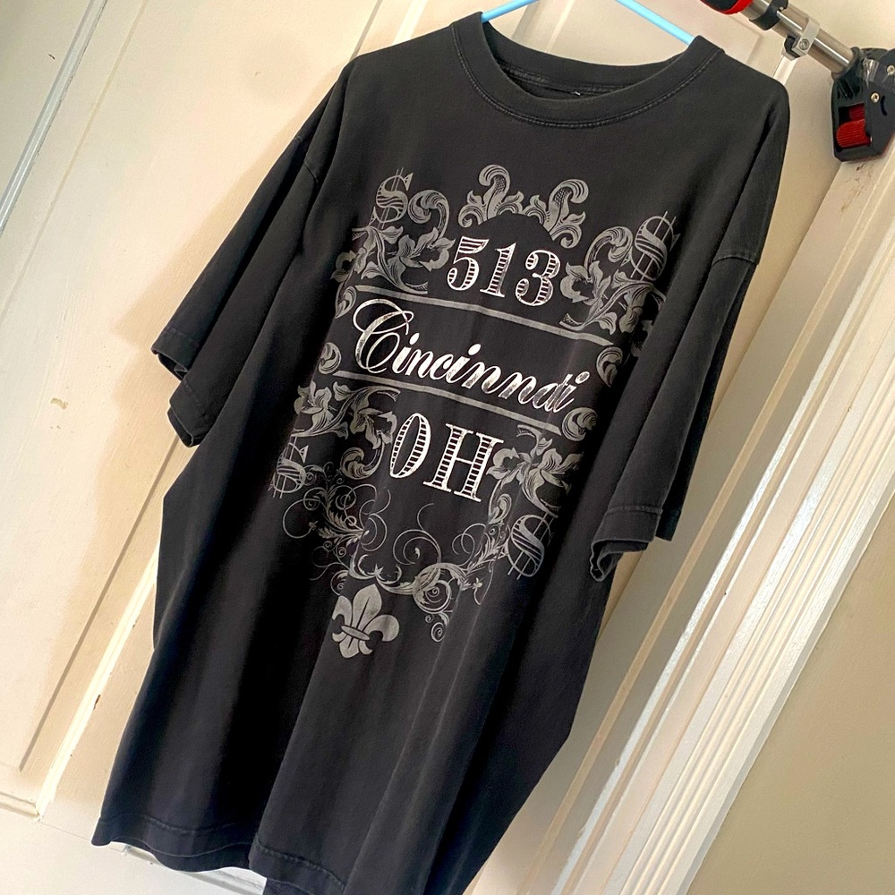 Oversized, unknown brand… custom Cincinnati Tee.


Size XL-XXL